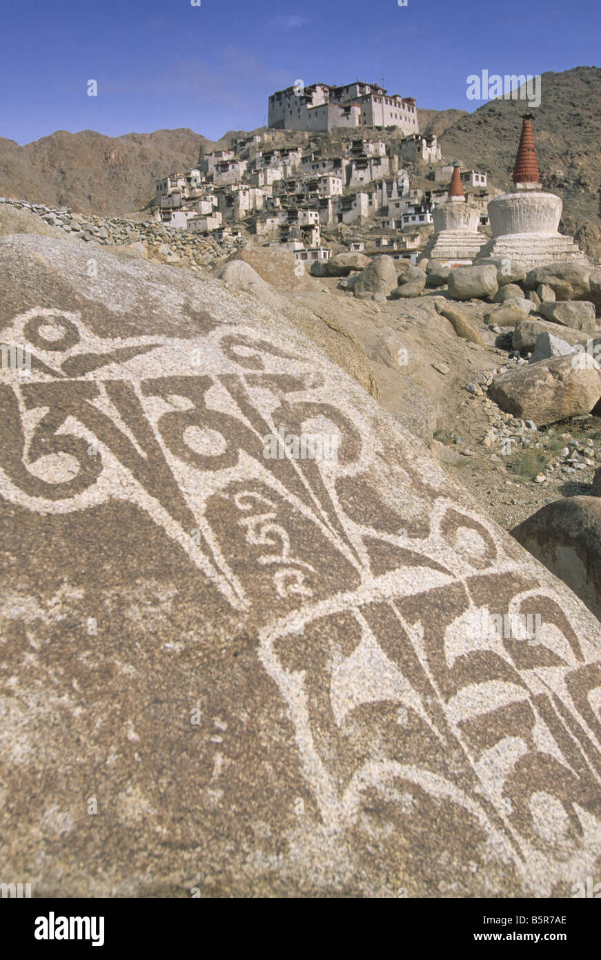 Elk147 2271v India Ladakh Chemrey Gompa roccia sacra buddista tibetana mantra Foto Stock