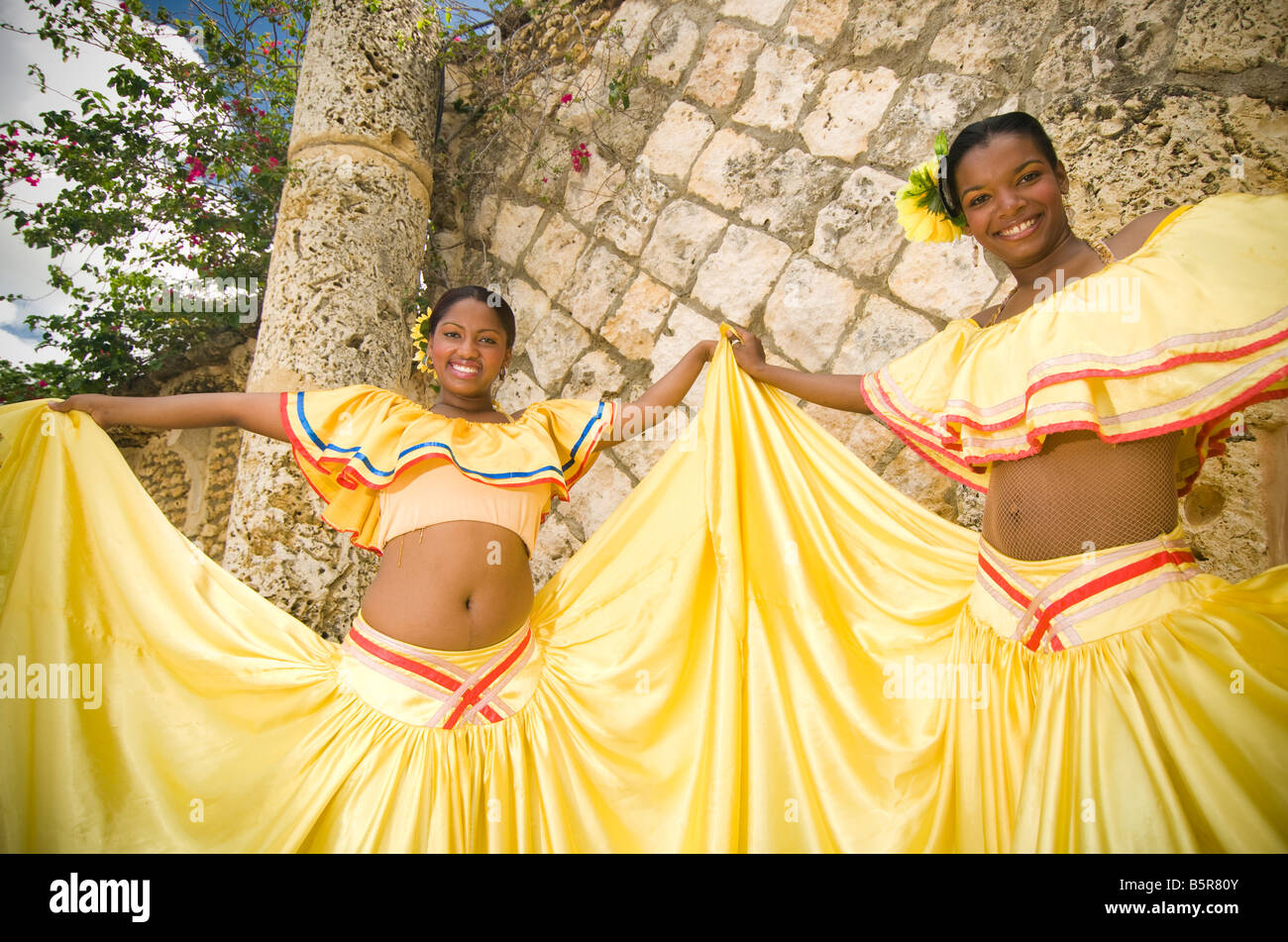Caraibi Repubblica Dominicana Altos de Chavon Casa de Campo ballerini eseguono nell'anfiteatro all'aperto Foto Stock