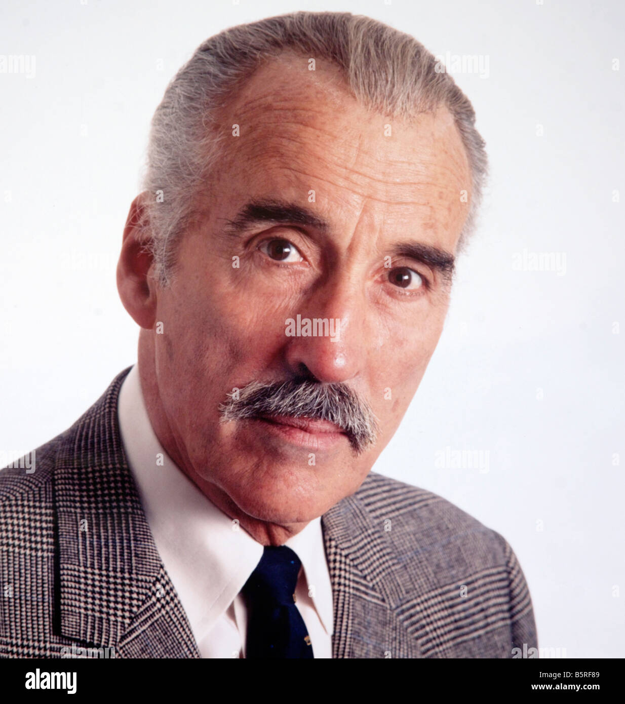 Attore Christopher Lee. Famoso per la riproduzione di Dracula in Hammer film horror e baddy in James Bond 007 Foto Stock