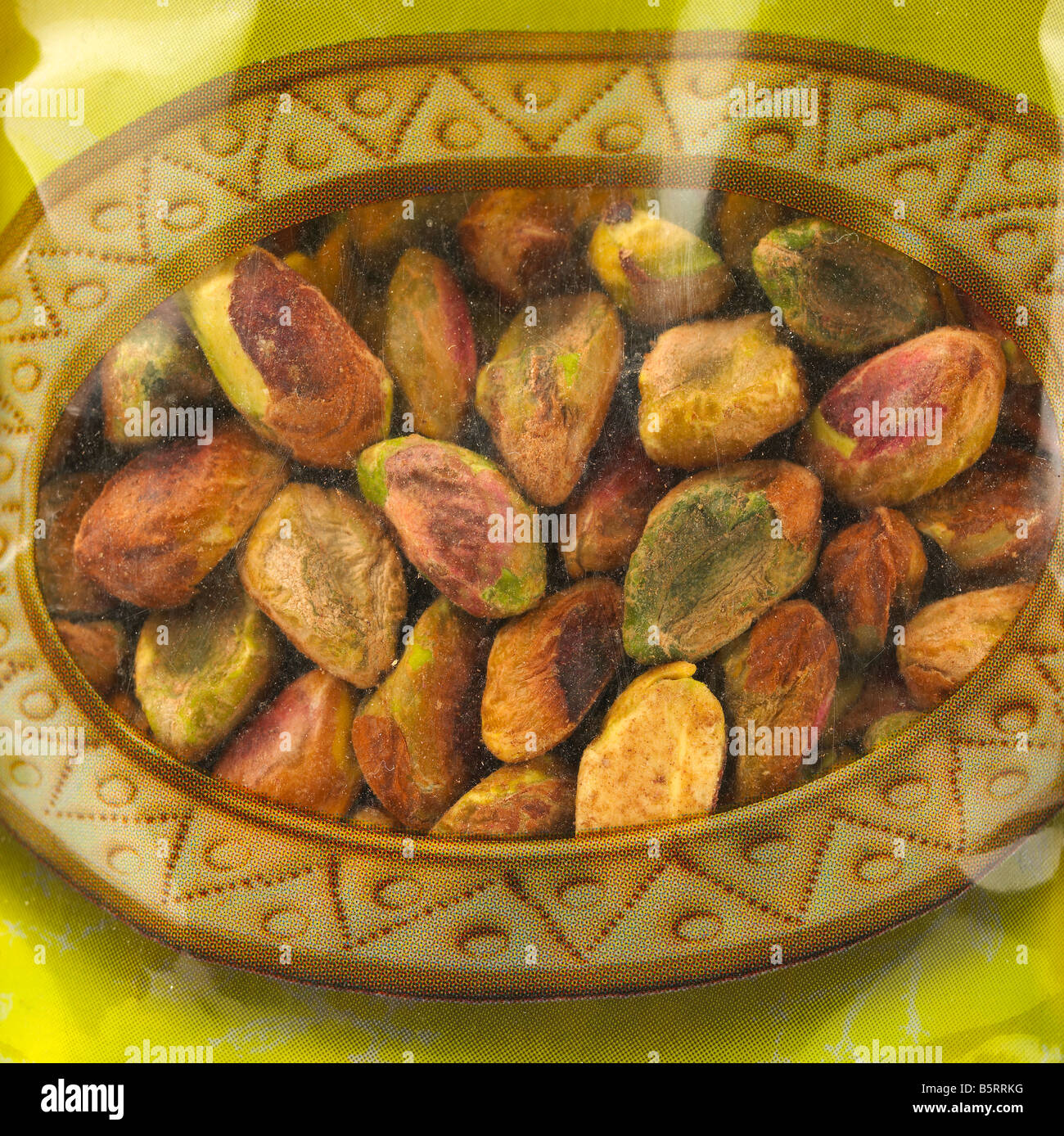 Il pistacchio gherigli in sacchetto di plastica Foto Stock