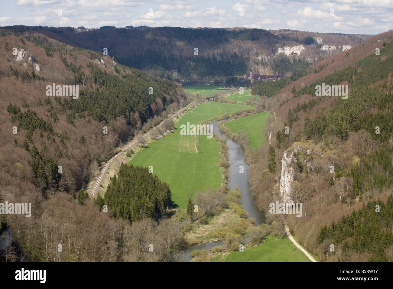Vista dal look out vicino a Beuron nella valle del Danubio jong Germania Foto Stock