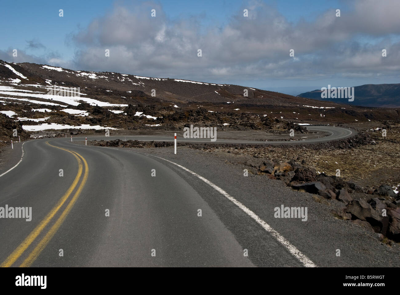 Bruce Road da Whakapapa Village per iwikau Village, parco nazionale di Tongariro, Nuova Zelanda Foto Stock