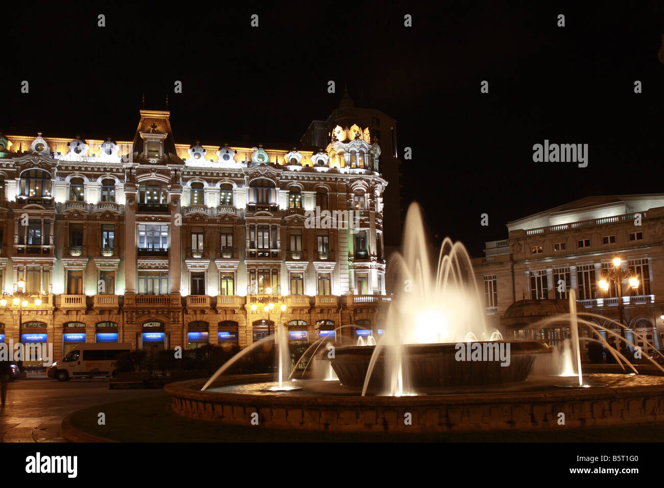 Vista da Plaza de la Escandalera Oviedo Spagna Foto Stock