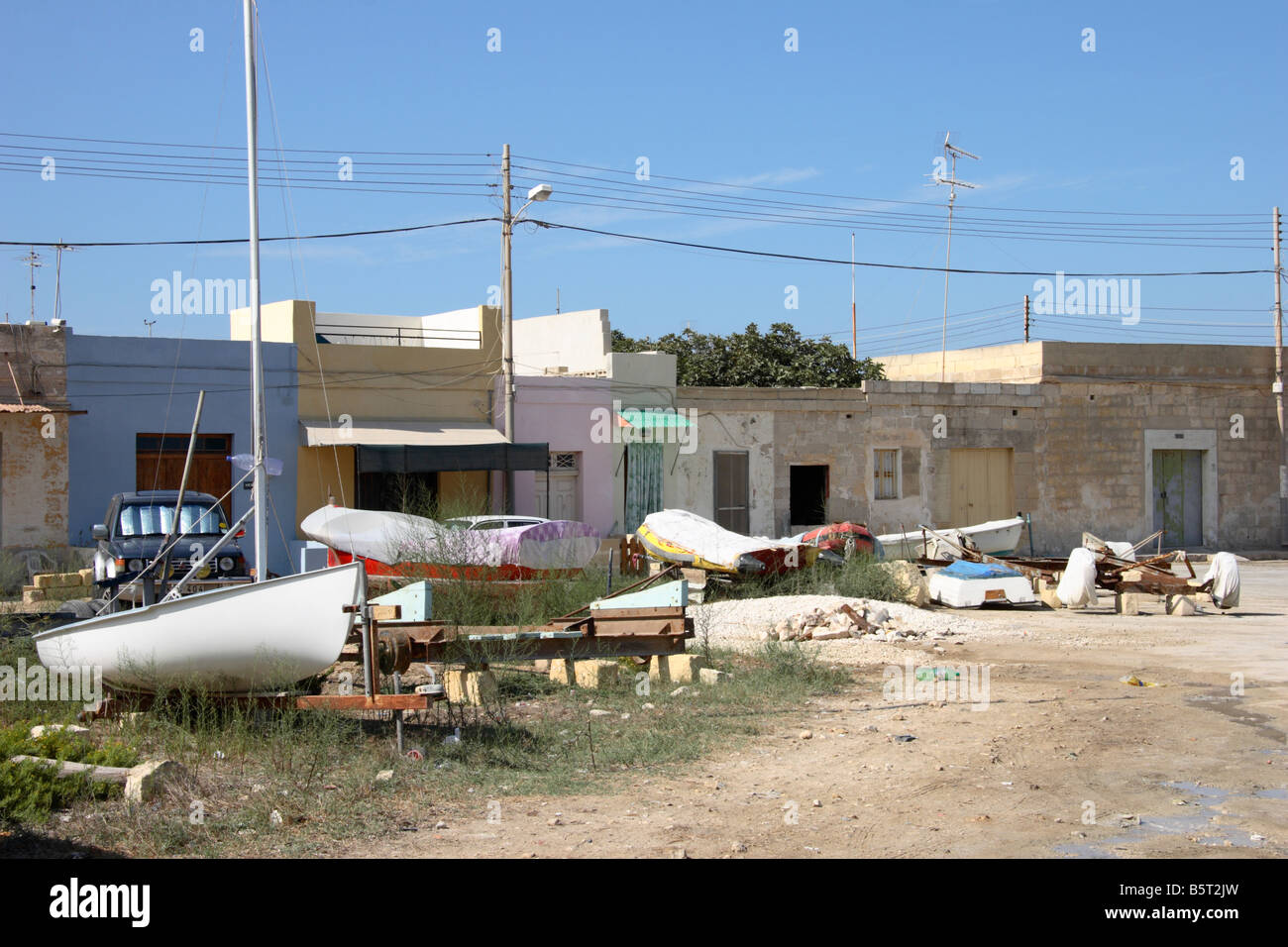 La barca 'Villaggio' a 'St Thomas Bay' vicino Marsaskala in Malta. Foto Stock