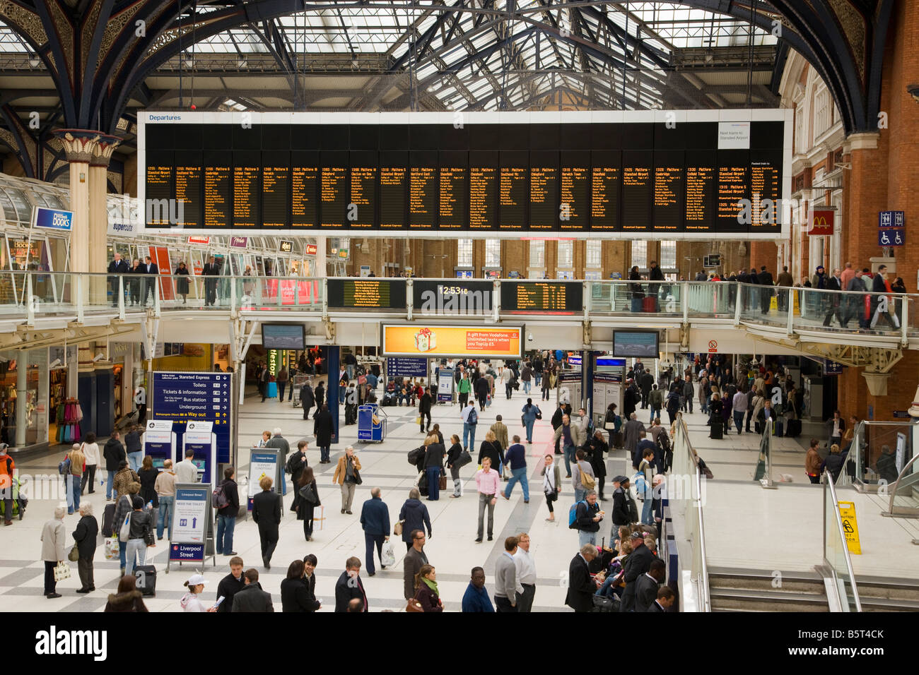 Regno Unito Londra Scheda di partenza alla stazione di Liverpool street Foto Stock