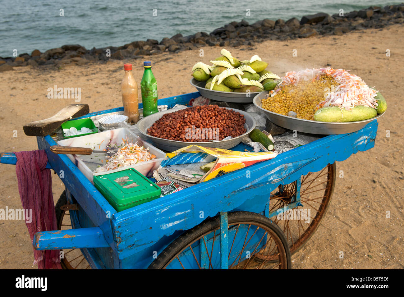 Una Chana Masala food cart sul lungomare di Pondicherry India. Foto Stock