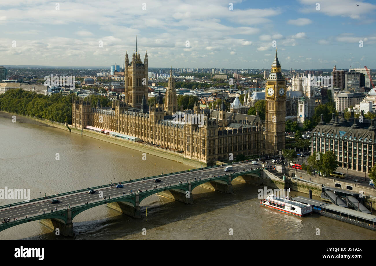 Regno Unito Londra vista in elevazione del Big Ben e Casa del Parlamento Foto Stock