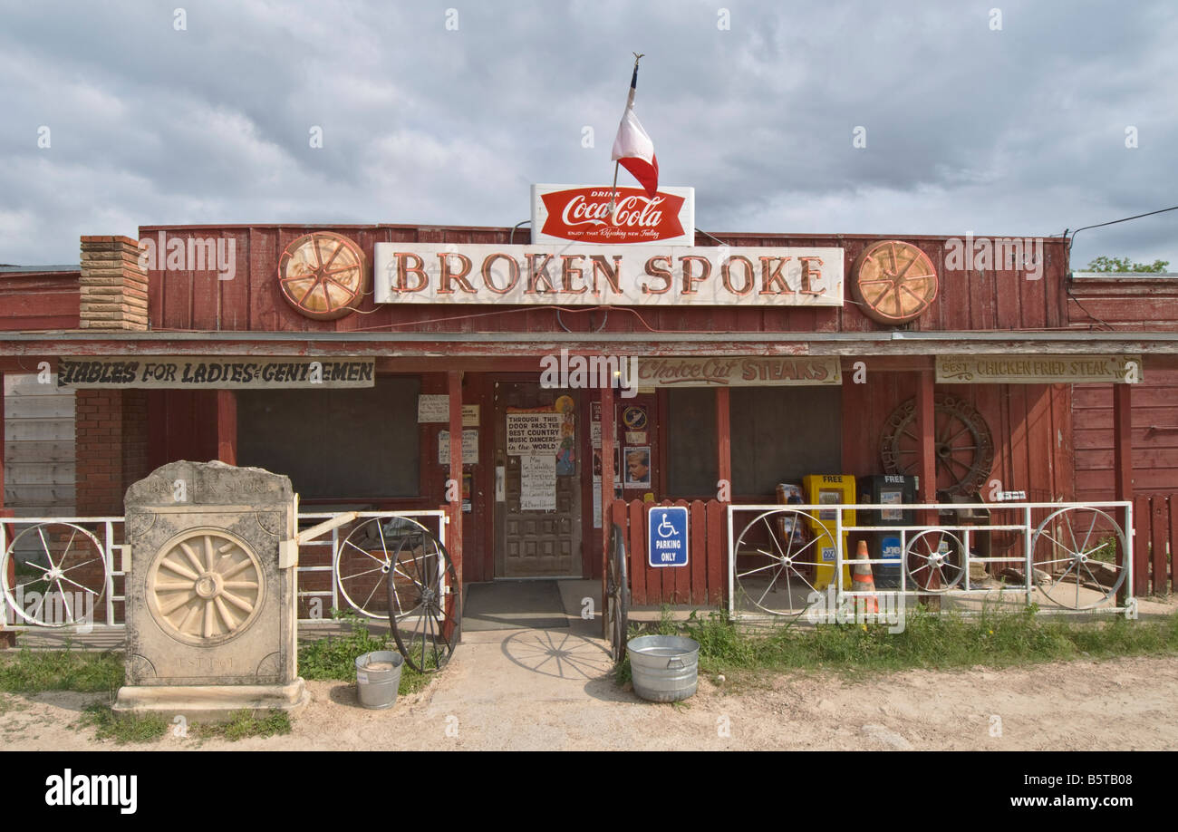 Texas Hill Country Austin Broken Spoke honky tonk bar saloon dance hall ristorante country western music venue Foto Stock