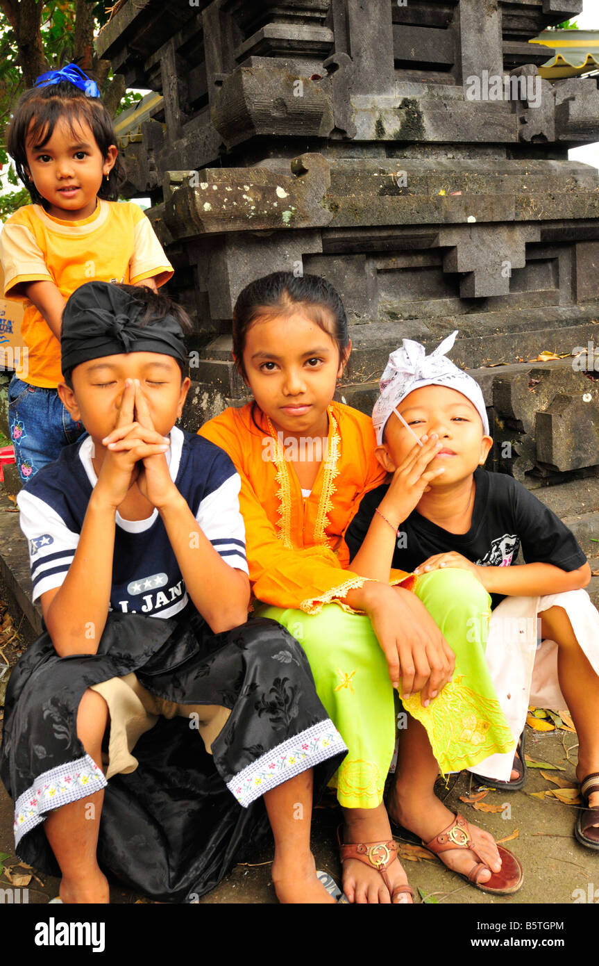 Balinese di ragazzi e ragazze,Gianyar,Bali, Indonesia Foto Stock