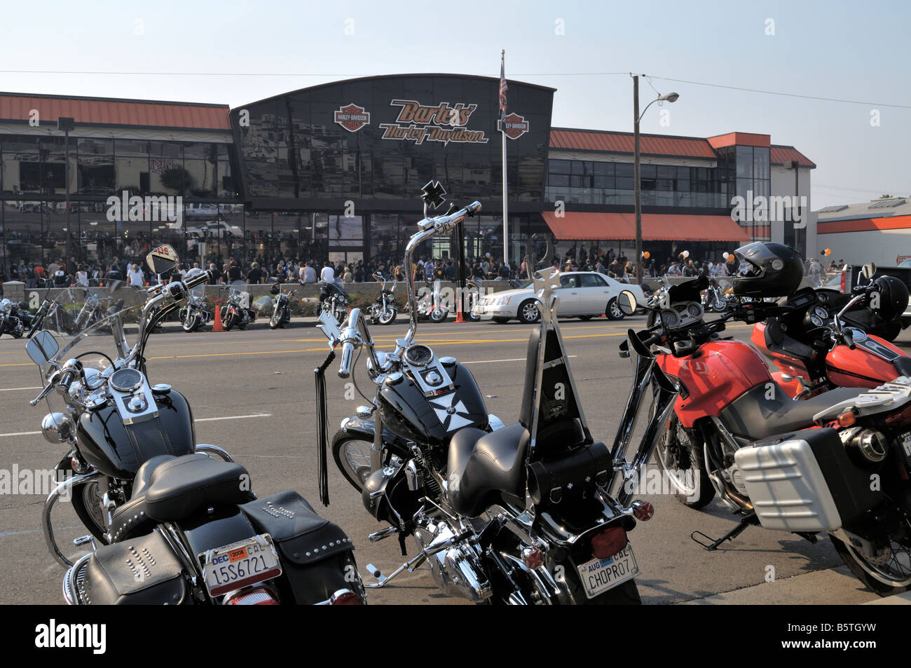 Harley-Davidson moto parcheggiate lungo Lincoln boulevard, Marina Del Rey, California Foto Stock