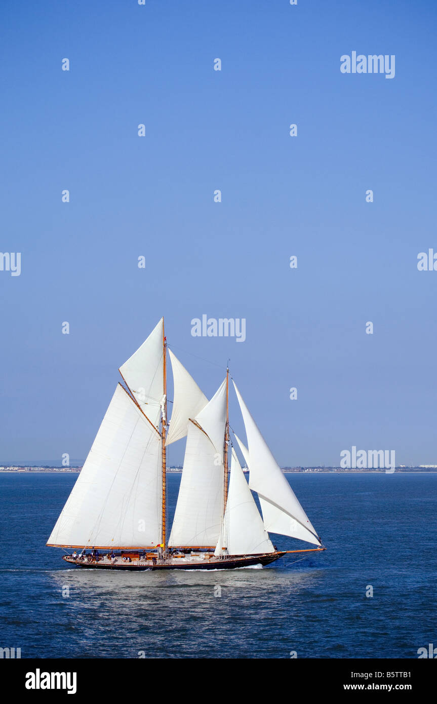 Imbarcazione a vela in solent. Foto Stock