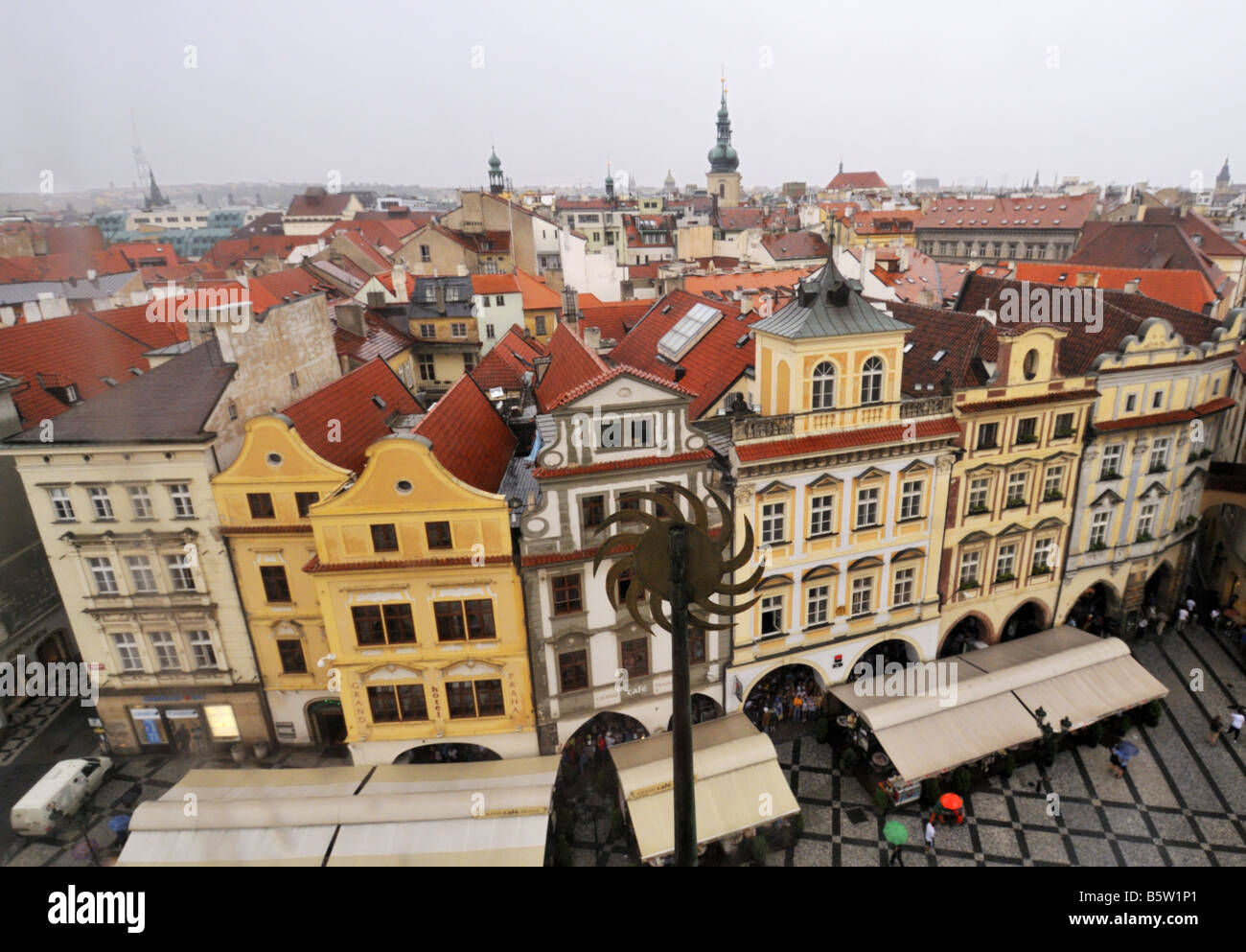 Praga Città vecchia piazza Staromestske Namesti Repubblica Ceca Foto Stock