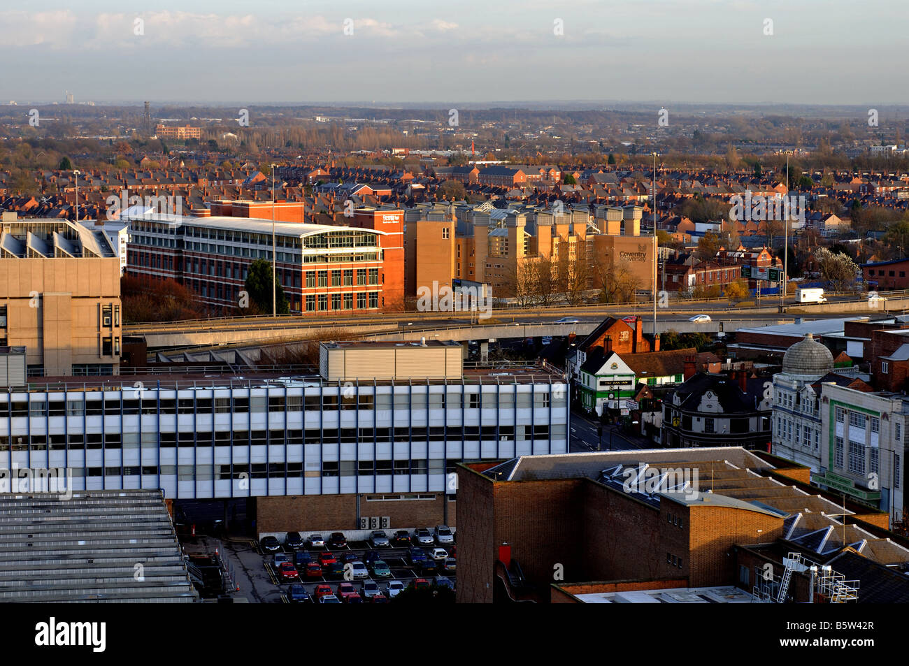 Vista dalla torre di Coventry Cathedral, West Midlands, England, Regno Unito Foto Stock