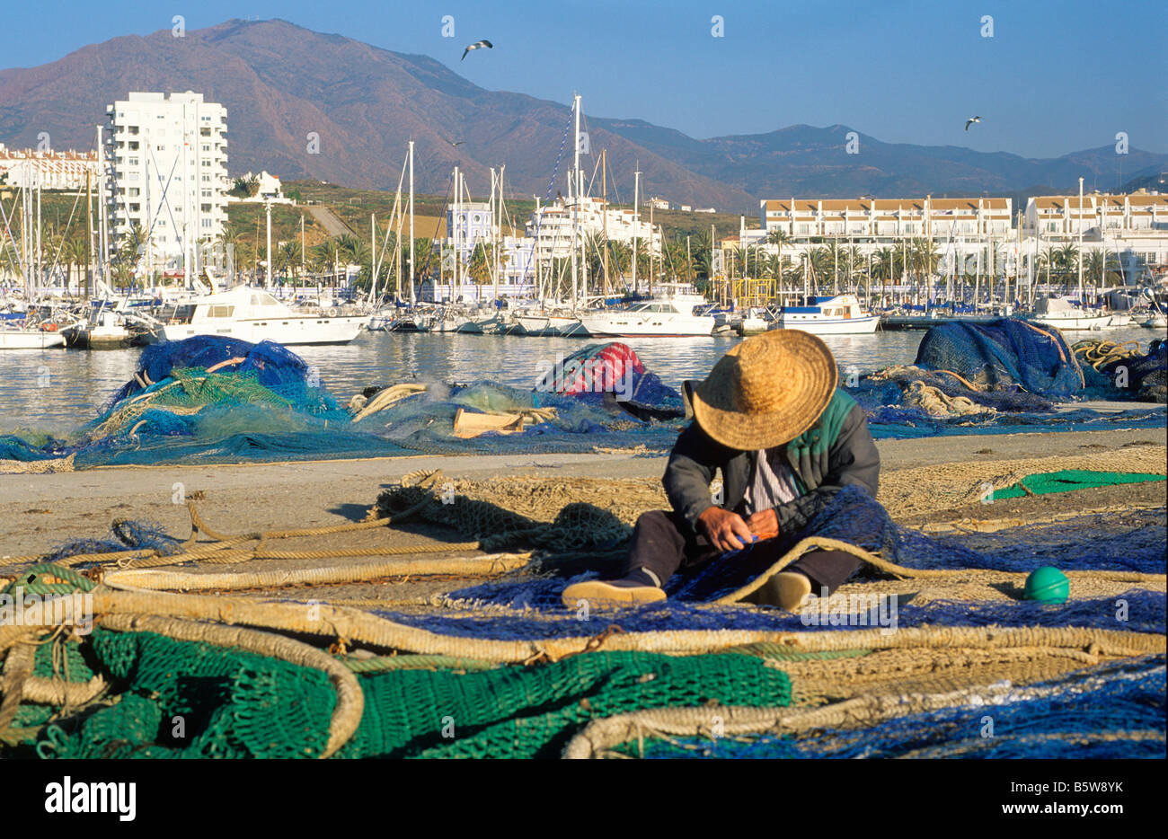 Porto di Estepona, fisherman reti Marina Costa del Sol tavel in Spagna Mare Mediterraneo. Foto Stock