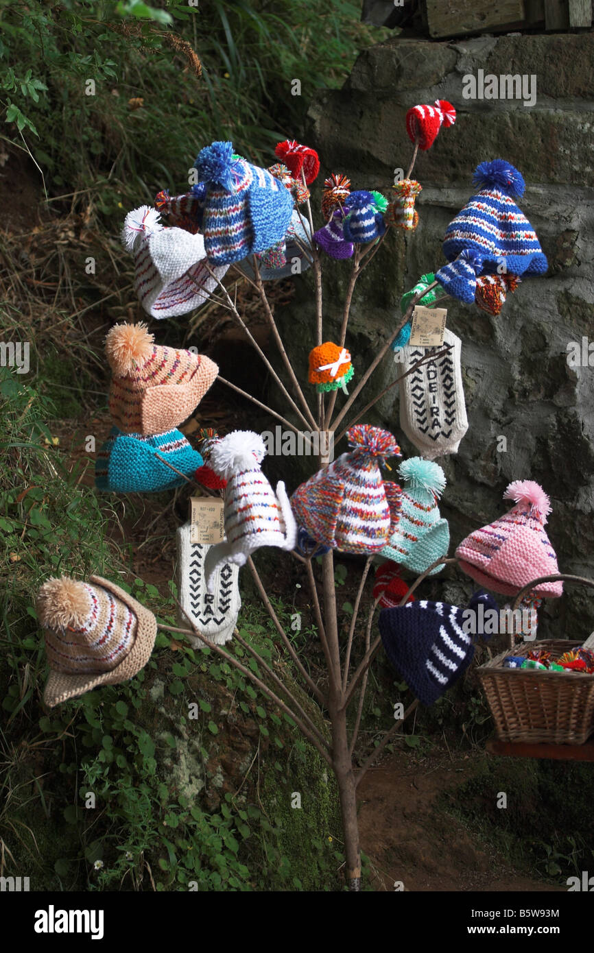 Cappelli lavorati a maglia in Madera e visualizzato per la vendita Foto Stock