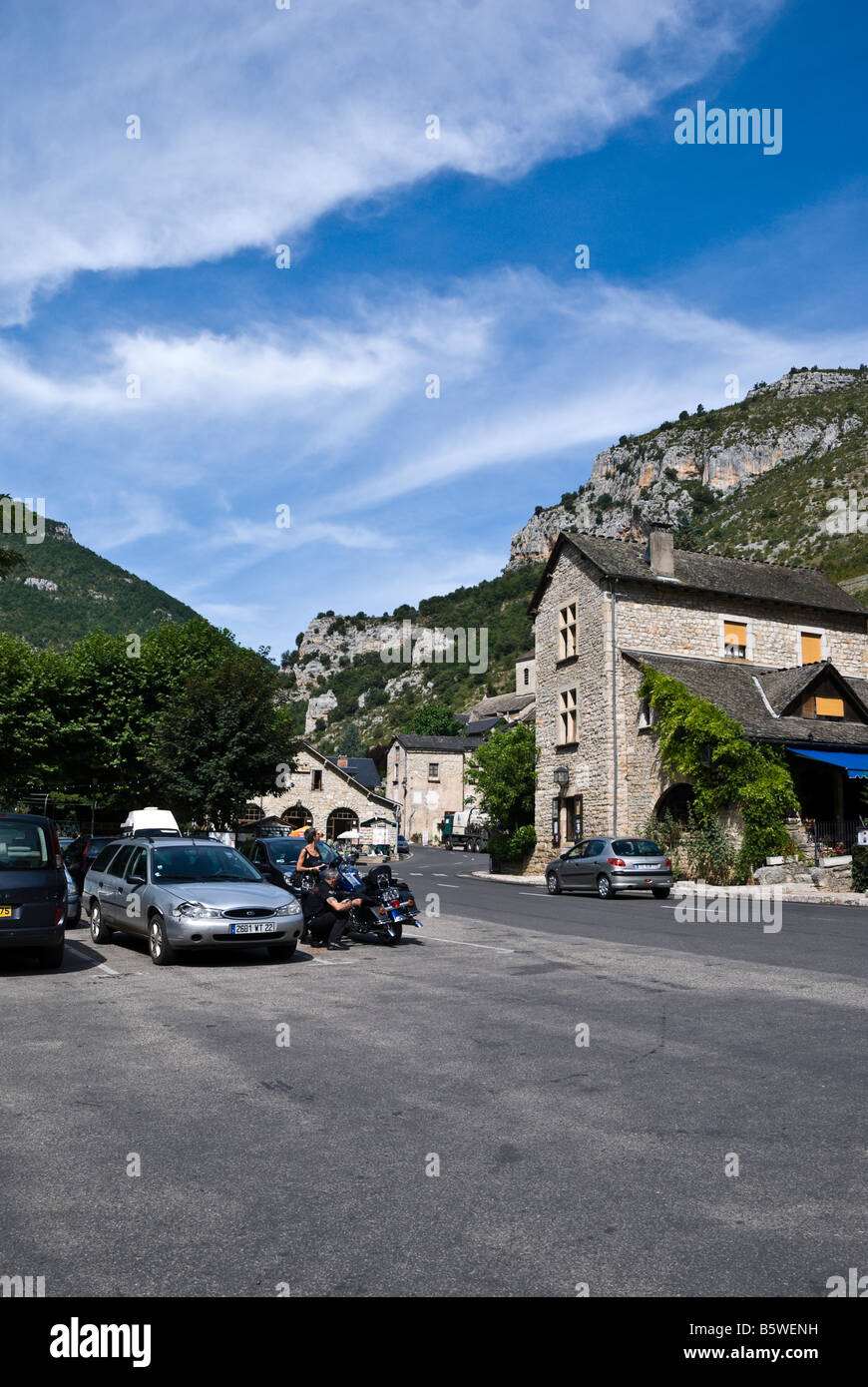 French Village La Malene lungo il fiume Tarn, Lozère, Languedoc Roussillon, Francia Foto Stock