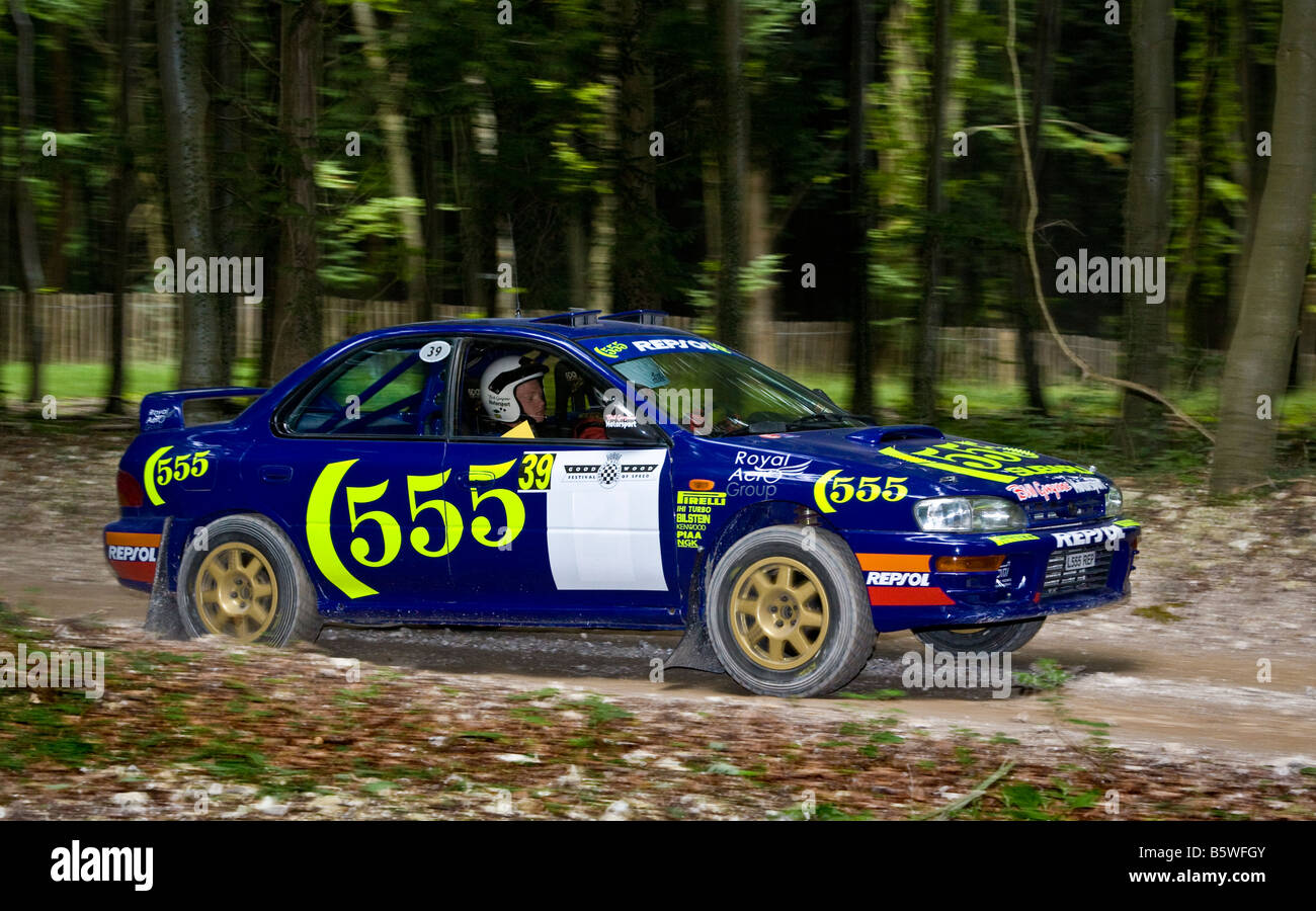 1995 Subaru Impreza WRC con driver di Calum MacLeod, a Goodwood Festival della velocità, Sussex, Regno Unito Foto Stock