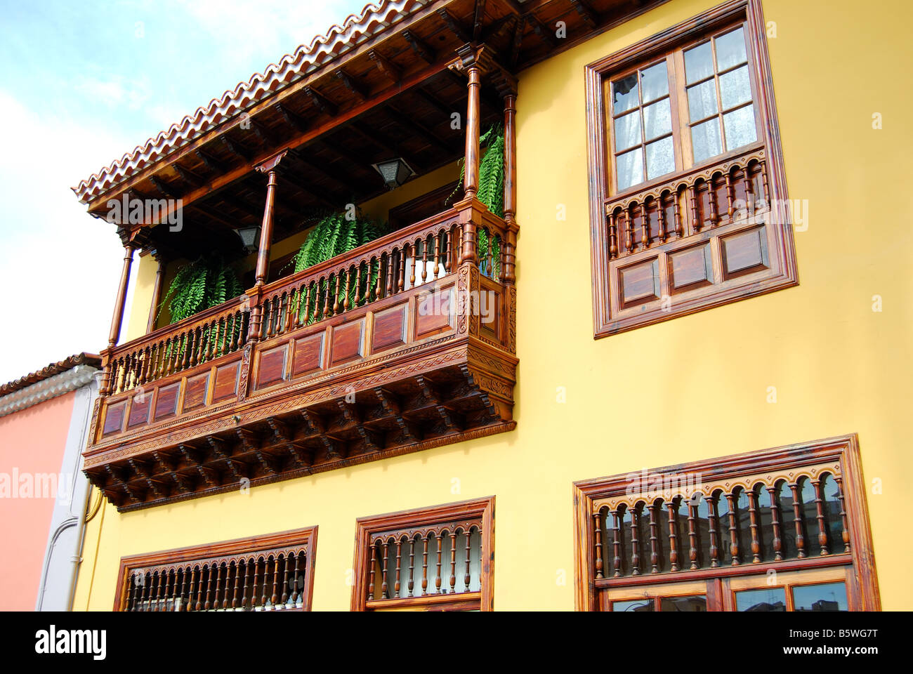 Balcone in legno, Plaza Del Ayuntamiento, La Orotava, Tenerife, Isole Canarie, Spagna Foto Stock