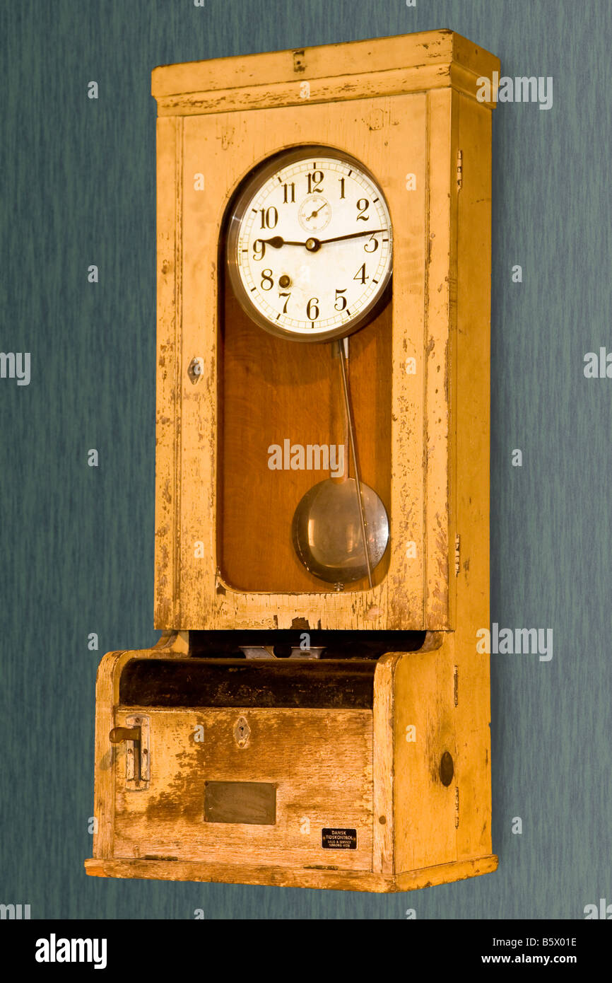 Old time clock punzone Foto Stock