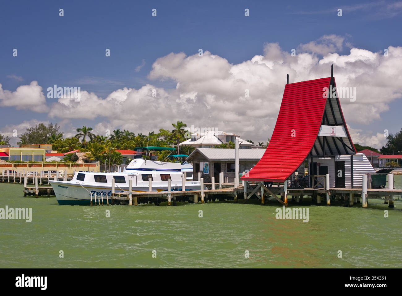 BELIZE CITY BELIZE rifornimento dock presso il Radisson Hotel sul lungomare Foto Stock
