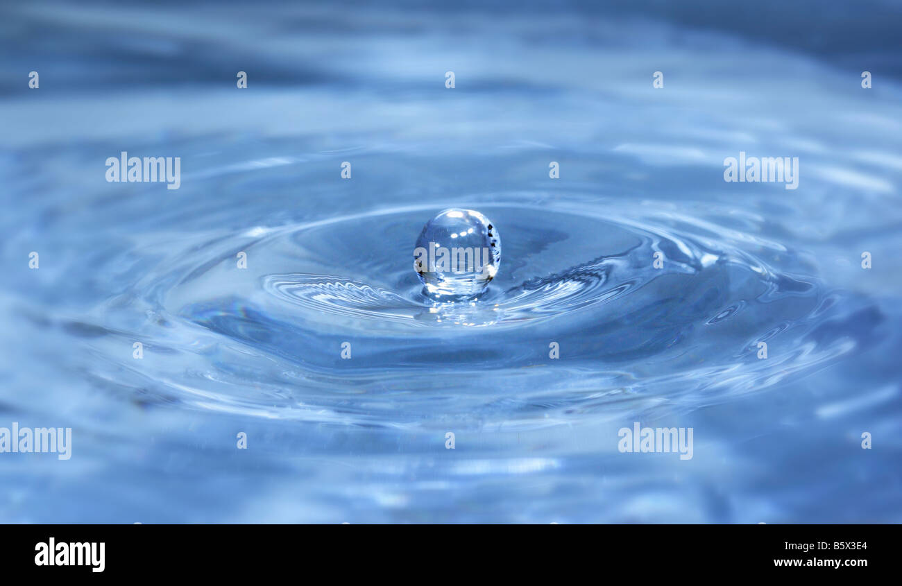 Acqua goccia scultura Foto Stock