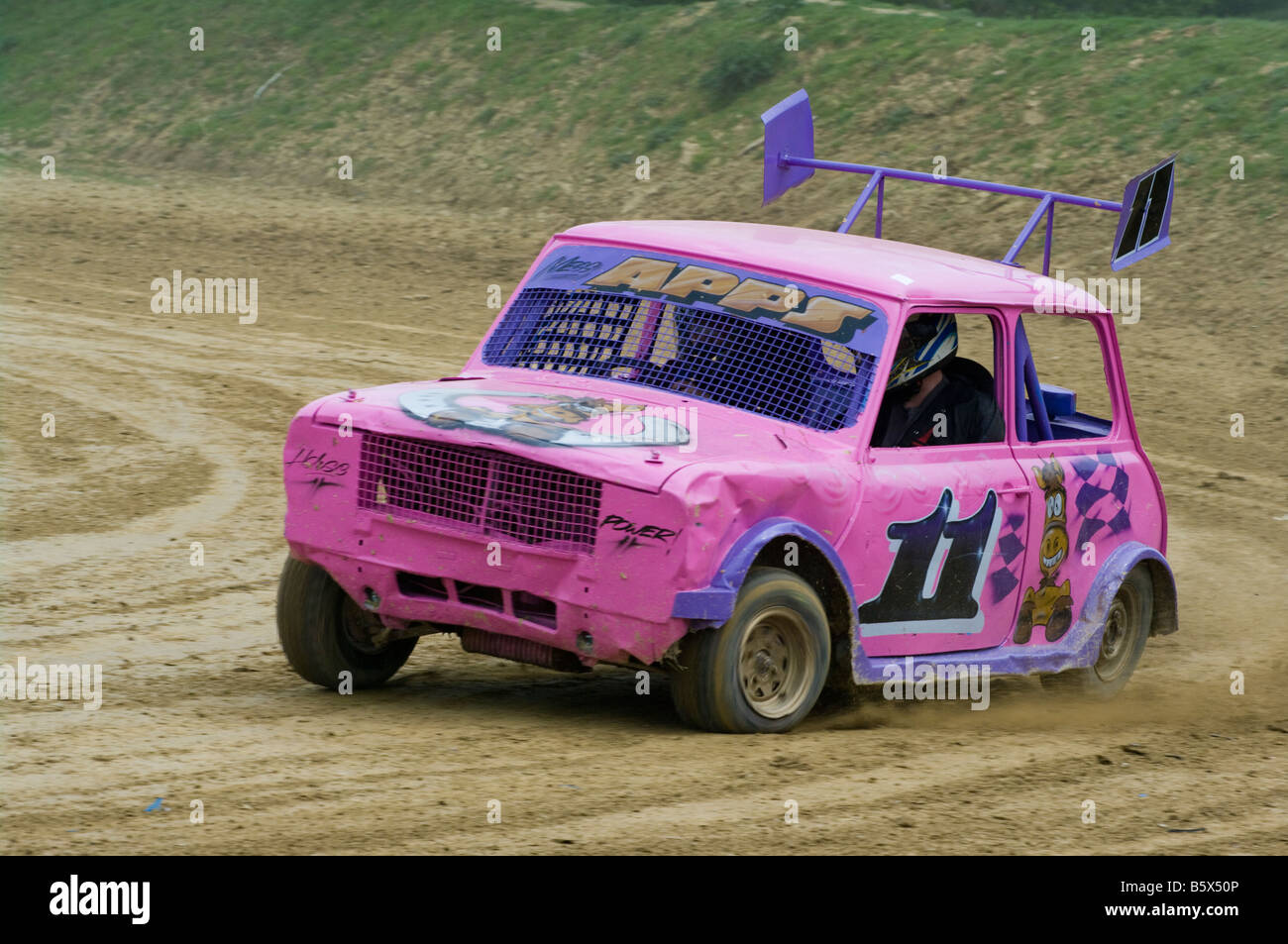 Racing British Leyland Mini Banger stock auto Smallfield canalina Foto Stock