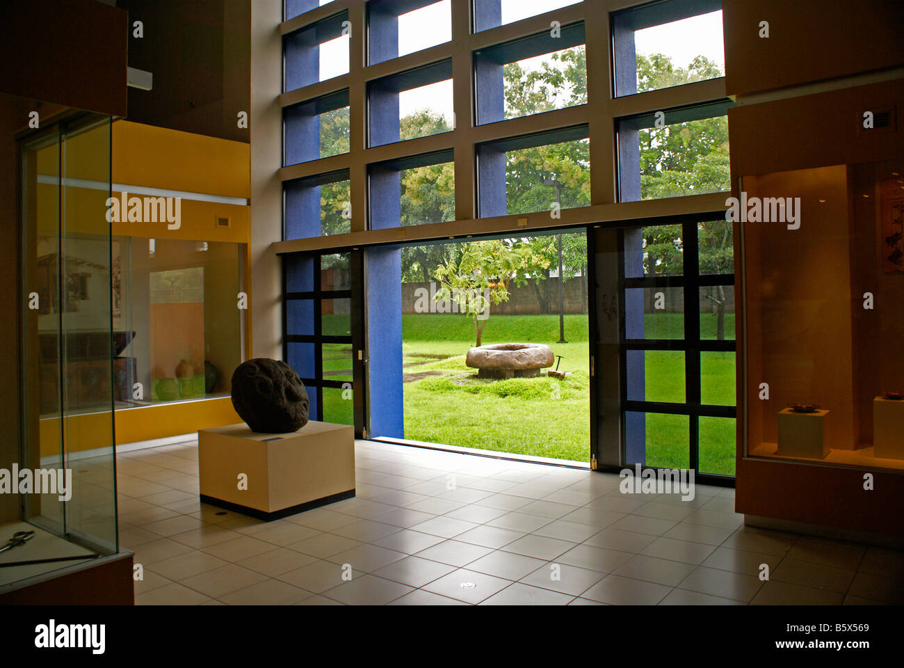 Galleria nel Museo Nacional de Antropologia David J Guzman museo nazionale di antropologia in San Salvador El Salvador Foto Stock