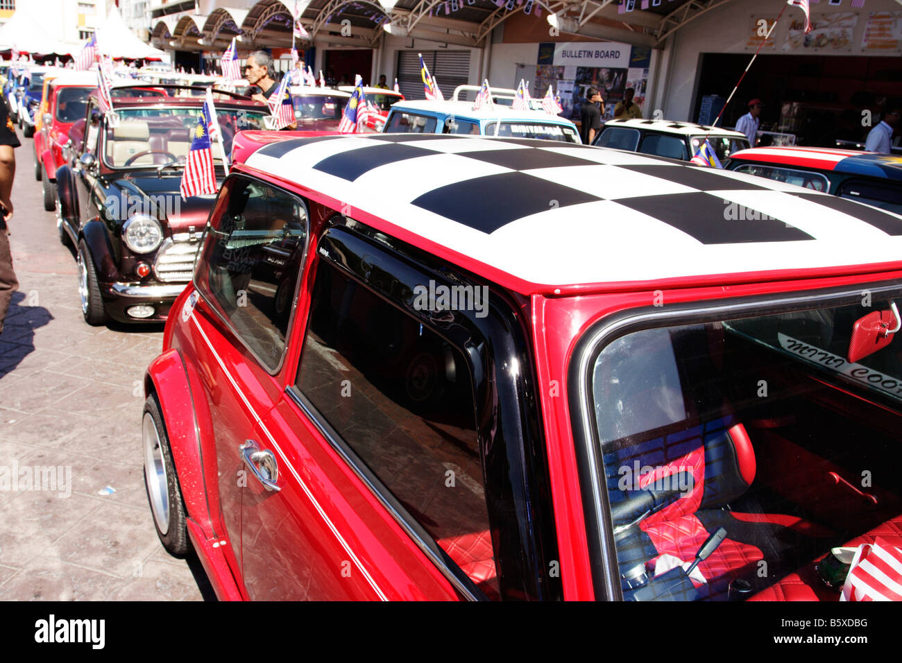 Vetture Mini Cooper a Kuala Terengganu, Malaysia. Foto Stock