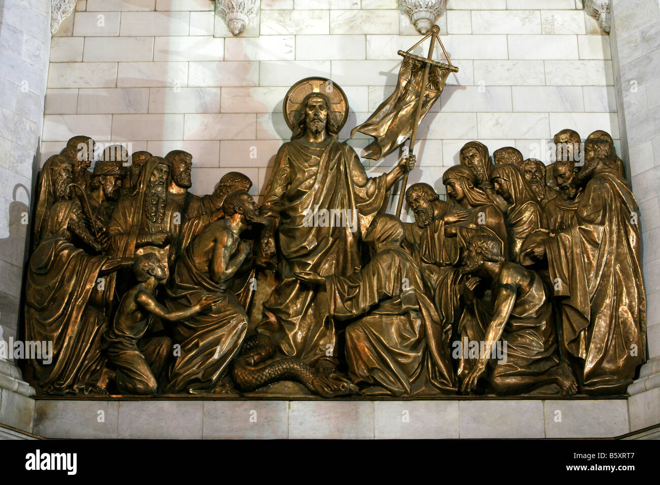 Sculture in bronzo presso la Cattedrale di Cristo Salvatore a Mosca, Russia Foto Stock