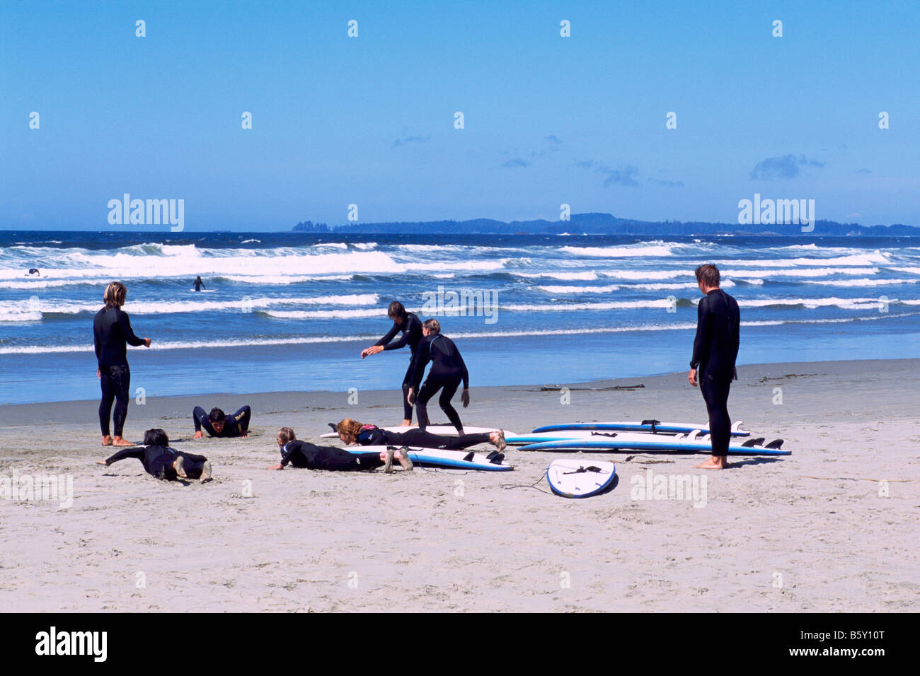 Long Beach, Pacific Rim National Park riserva, sulla costa ovest dell'isola di Vancouver, BC British Columbia Canada, surfisti imparare a navigare Foto Stock
