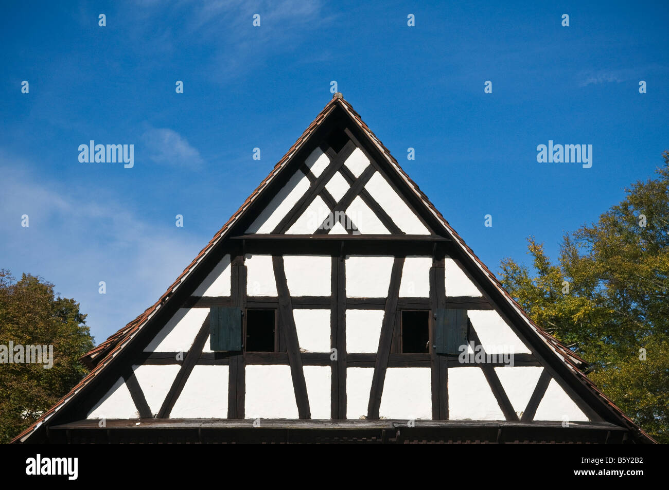 Telaio in legno design tipiche dell architettura bavarese, Egloffstein, Franconia, Baviera, Germania Foto Stock