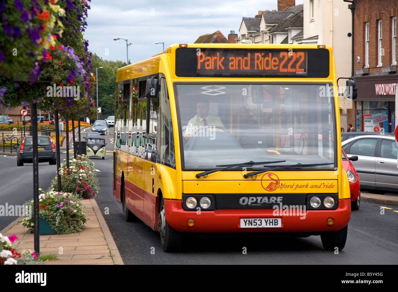 Il park and ride bus nella città mercato di Stratford upon Avon Warwickshire Inghilterra Foto Stock