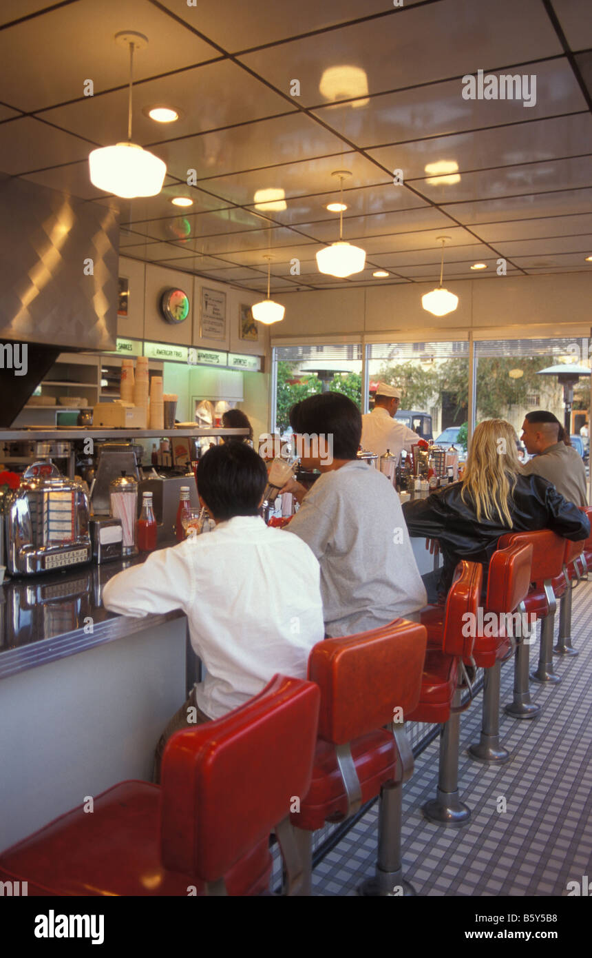 Le persone ad una cena al ristorante Melrose Avenue a Hollywood Los Angeles California USA Foto Stock