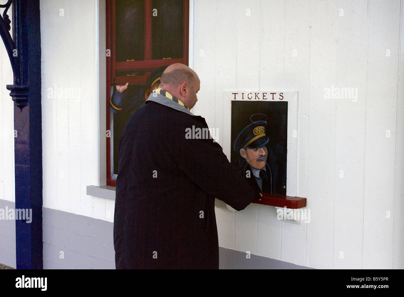 Off la parete" commissionato dipinti murali e affreschi a Invergordon Invernesshire Scotland Regno Unito Foto Stock