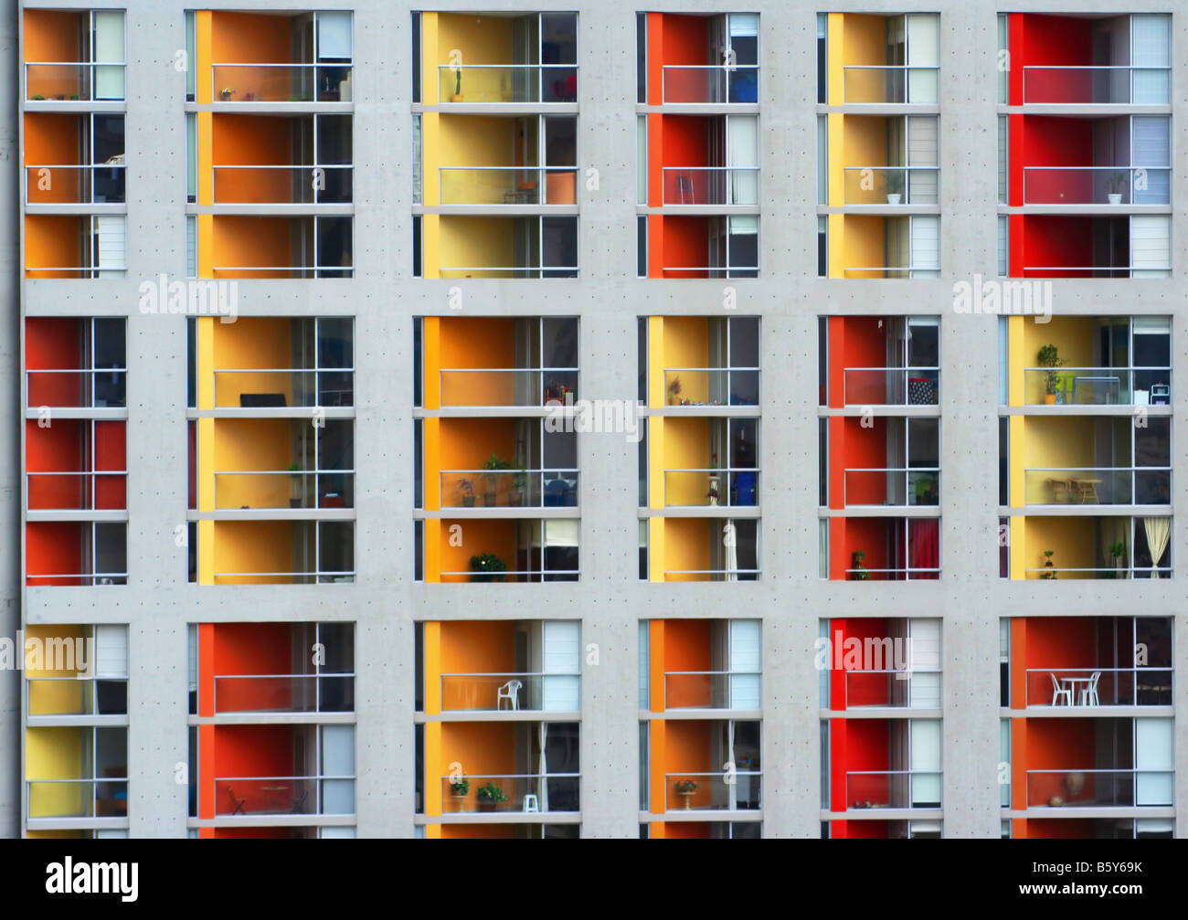 Colorfull edificio raffigurante lo stile di vita moderno solo colore la vostra vita Foto Stock