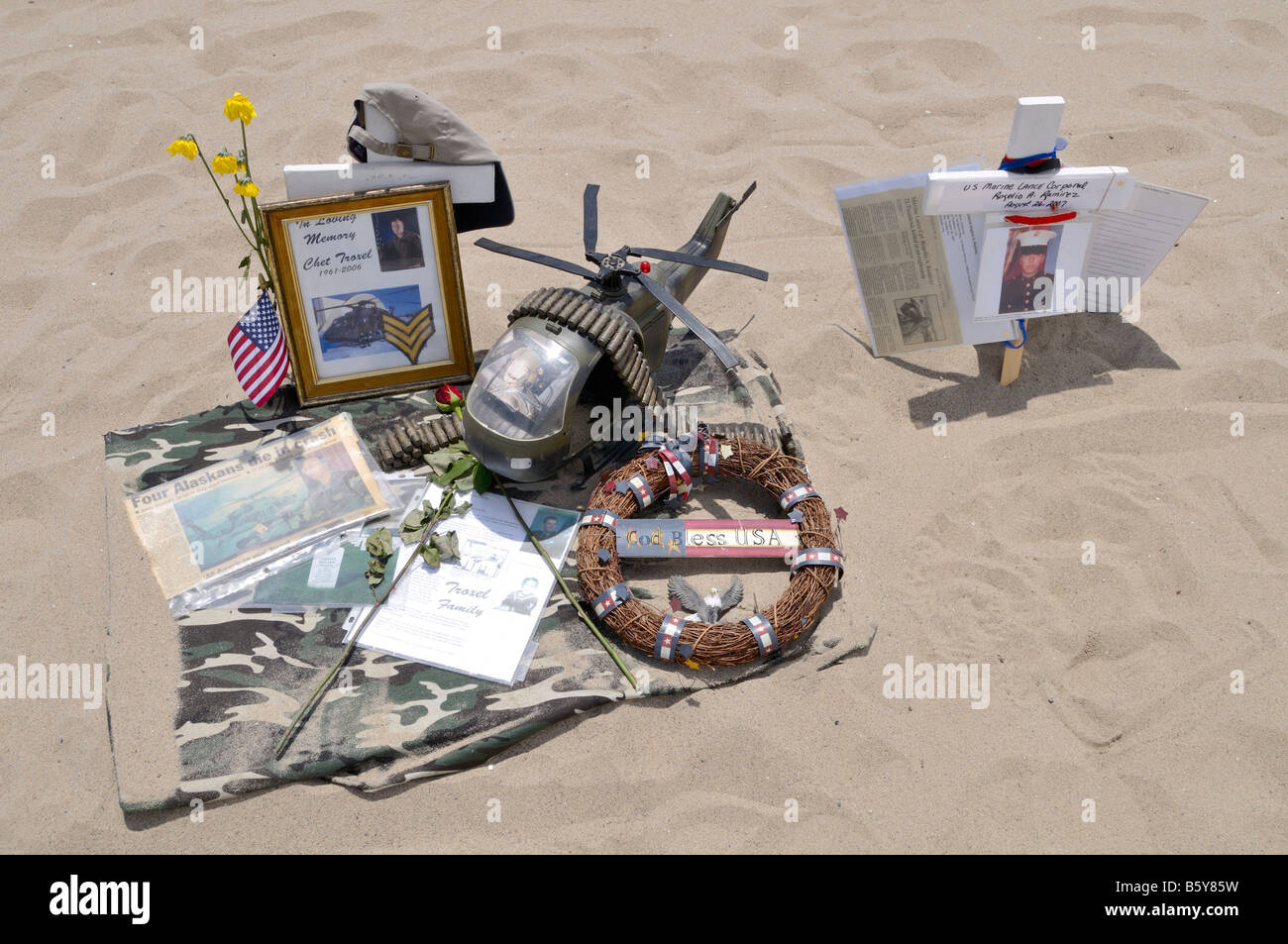 Personalizzato memoriale temporaneo per il soldato caduti in Iraq preparati ad Arlington Ovest sulla spiaggia di Santa Monica Foto Stock