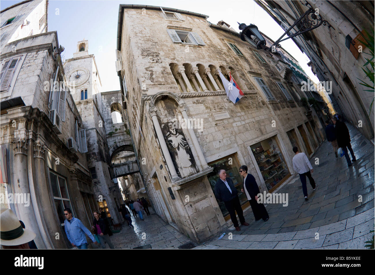 Orologio di città del XV secolo la gente s Square Pjaca Narodni trg Vecchia Citta di Spalato Dalmazia Croazia Europa Foto Stock