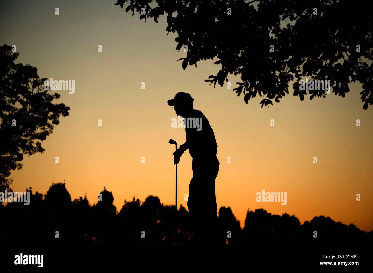 Pablo Larrazabal di Spagna compete alla sera durante il cinquantesimo Golf UBS Hong Kong Open Championship 2008 Foto Stock