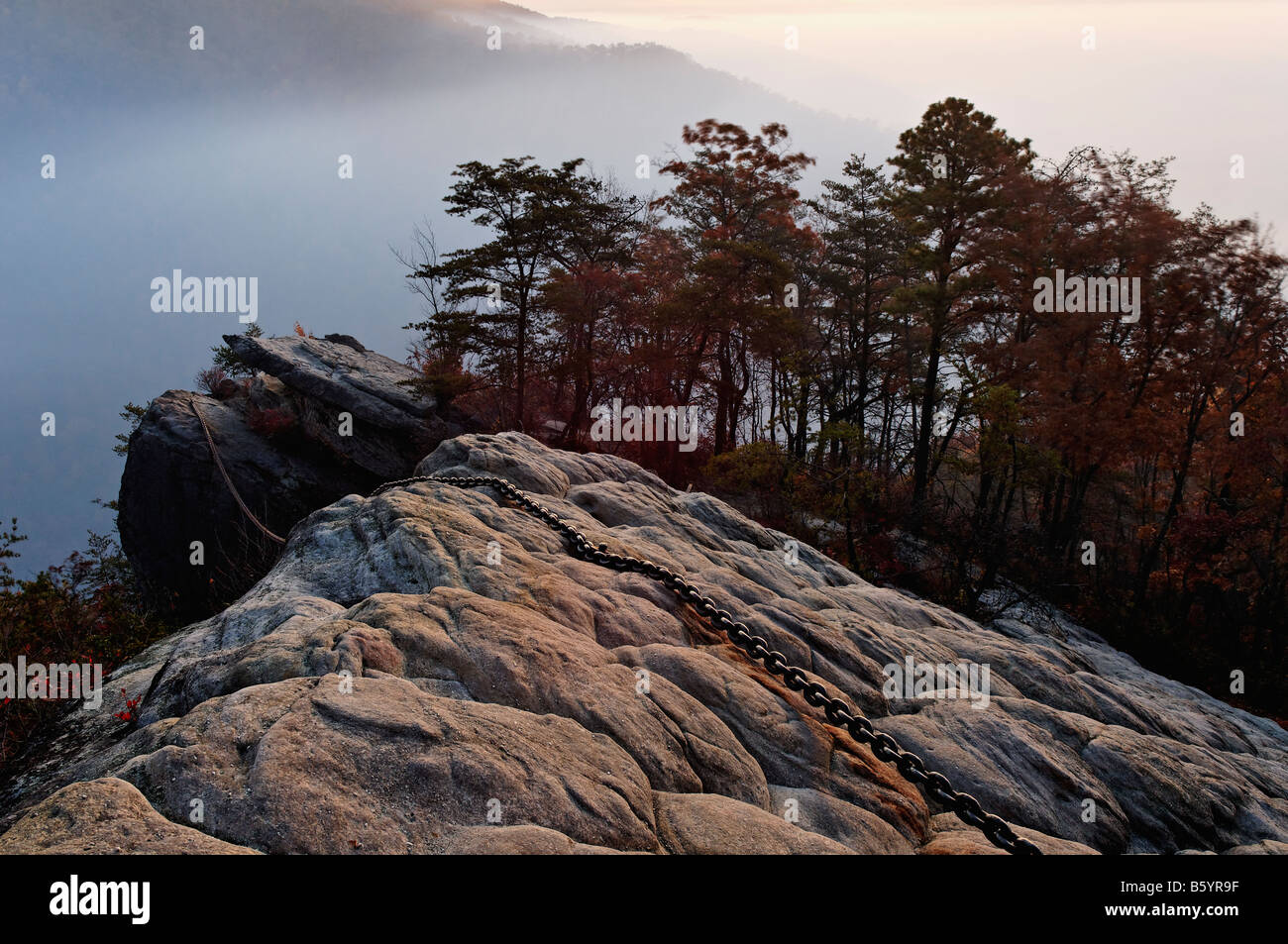 Lo spuntar del giorno a incatenato Rock in Pine Mountain State Park Bell County kentucky Foto Stock