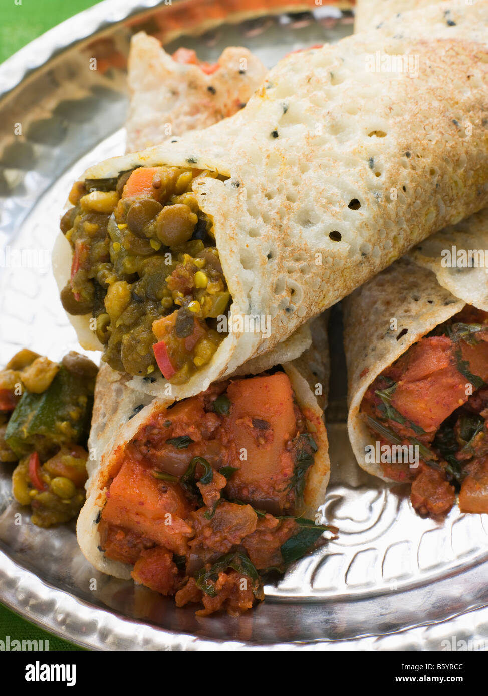 Dosa con ripieni, Aloo Masala e Sambhar Foto Stock