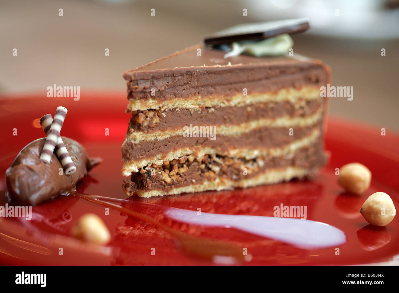 Torta teacake teatime zucchero dolce zuccherina confetti cioccolato poco piccoli pezzi Dolce caramello mangiare mangiare tart assaggiare gustose torte Foto Stock