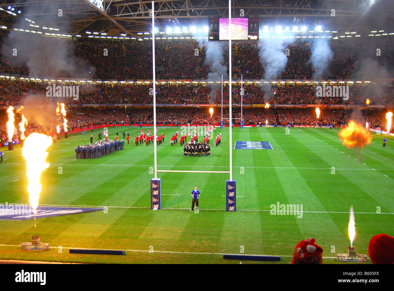 Pre-match intrattenimento, All Blacks vs Galles partita di rugby, Millenium Stadium di Cardiff, Galles, Regno Unito Foto Stock