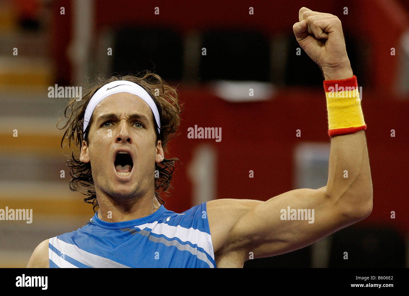 Serie di ATP Masters Madrid 2007 Torneo di tennis Roger Federer vs Feliciano Lopez ragazza sfera Madrid Arena Stadium Ottobre 19 2007 Foto Stock