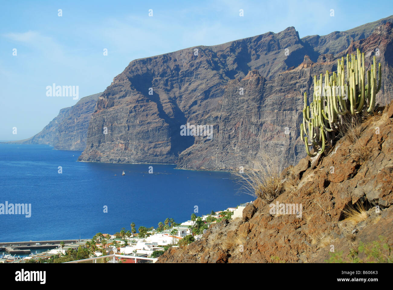 Acantilados de Los Gigantes, Los Gigantes, Santiago del Teide Tenerife, Isole Canarie, Spagna Foto Stock