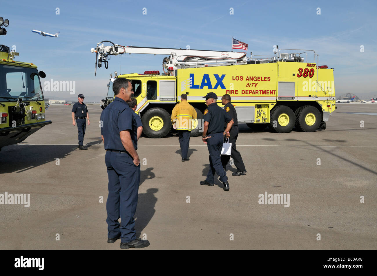 Ufficiali dal Dipartimento dei Vigili del Fuoco di Città di Los Angeles Foto Stock