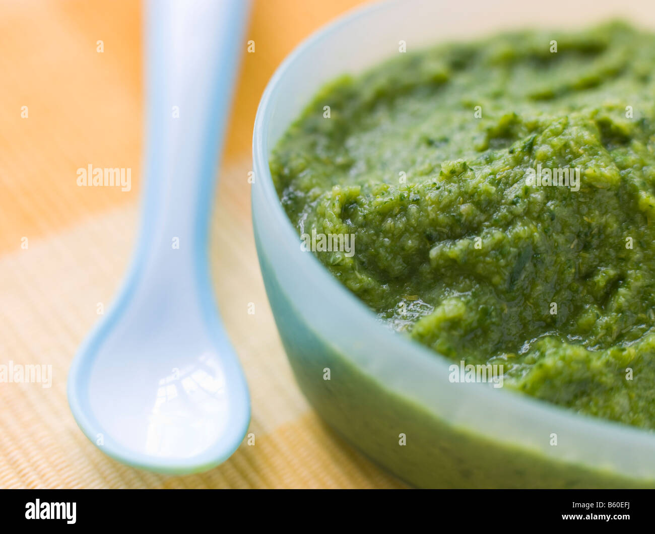 Broccoli e spinaci Baby purea alimentari Foto Stock