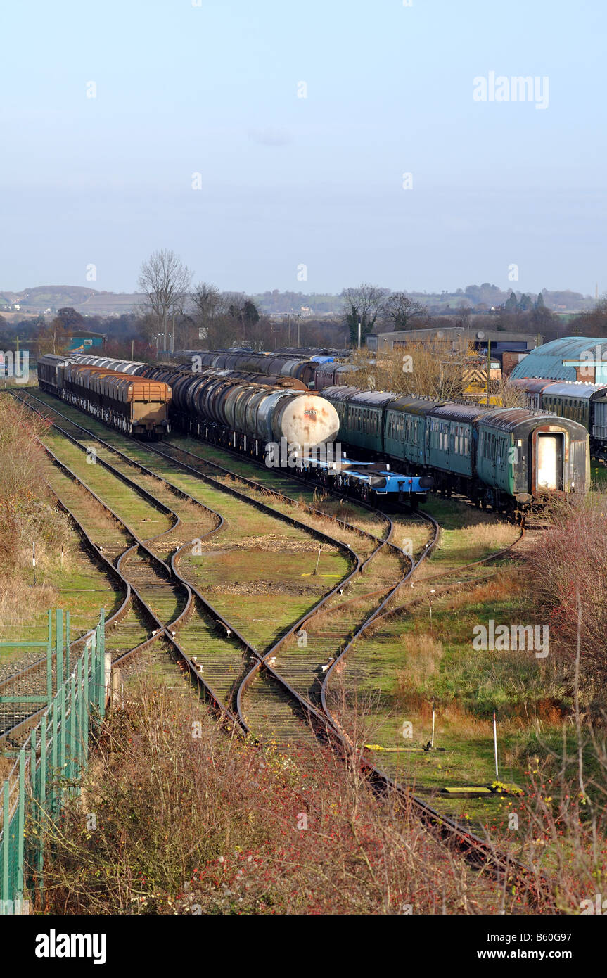 Il materiale rotabile ferroviario memorizzato all'ex esercito camp Long Marston Warwickshire England Regno Unito Foto Stock