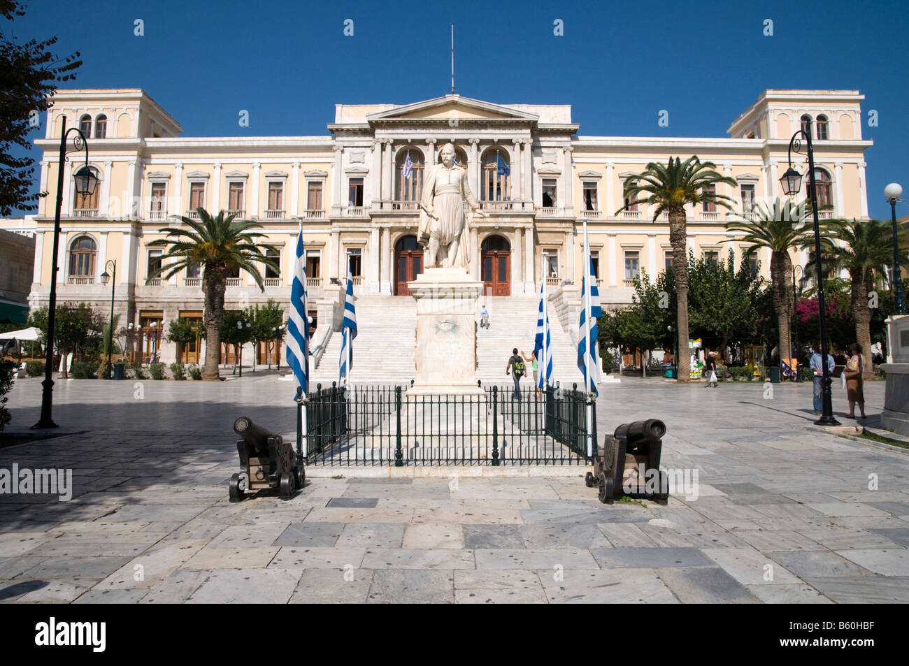 Il Municipio in piazza Miaoulis Ermoupoli Syros Grecia Foto Stock