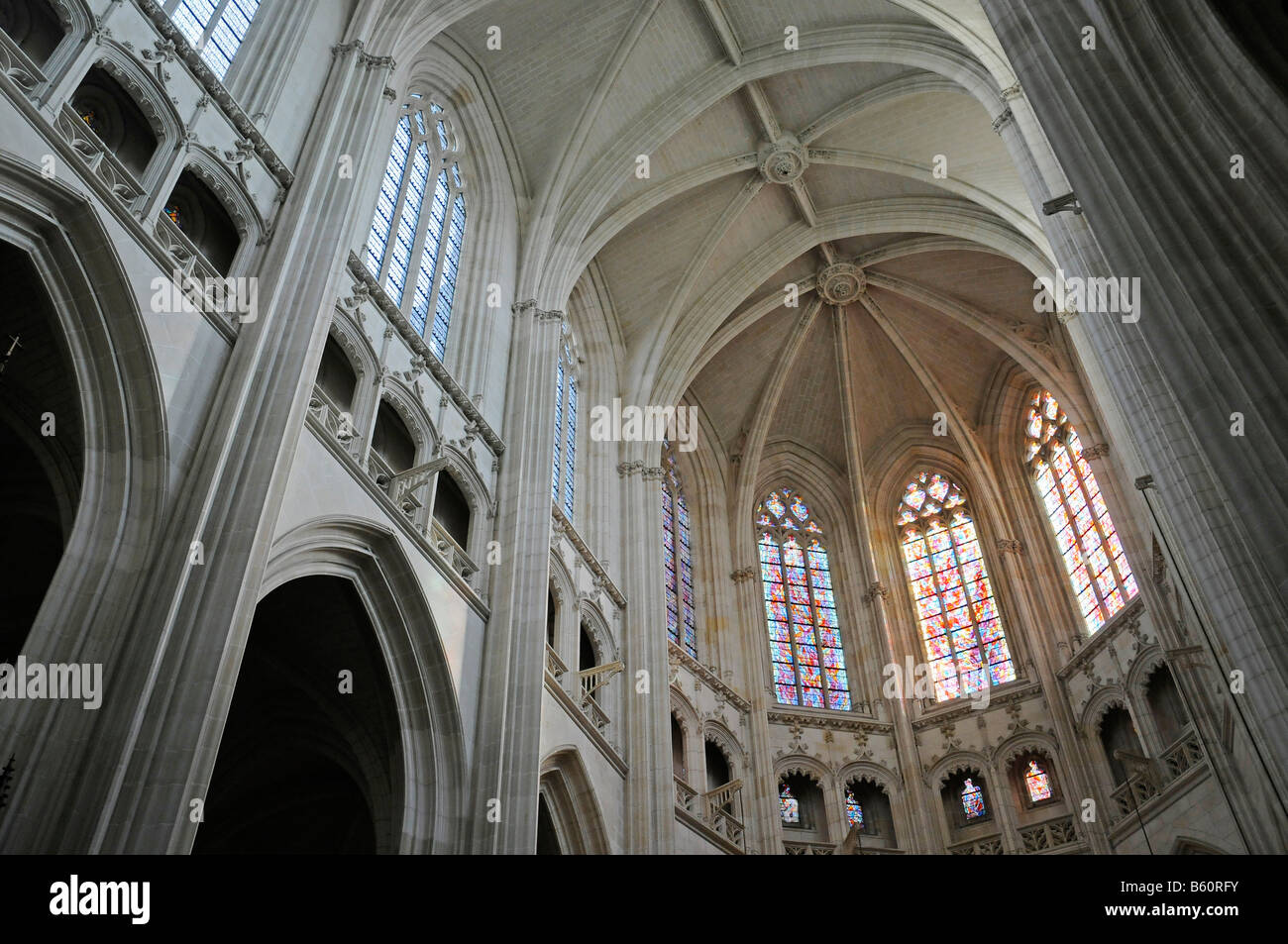 Archi in mattone, Saint Pierre e Saint Paul Cathedral, vista interna, Nantes, Pays de la Loire, in Francia, in Europa Foto Stock