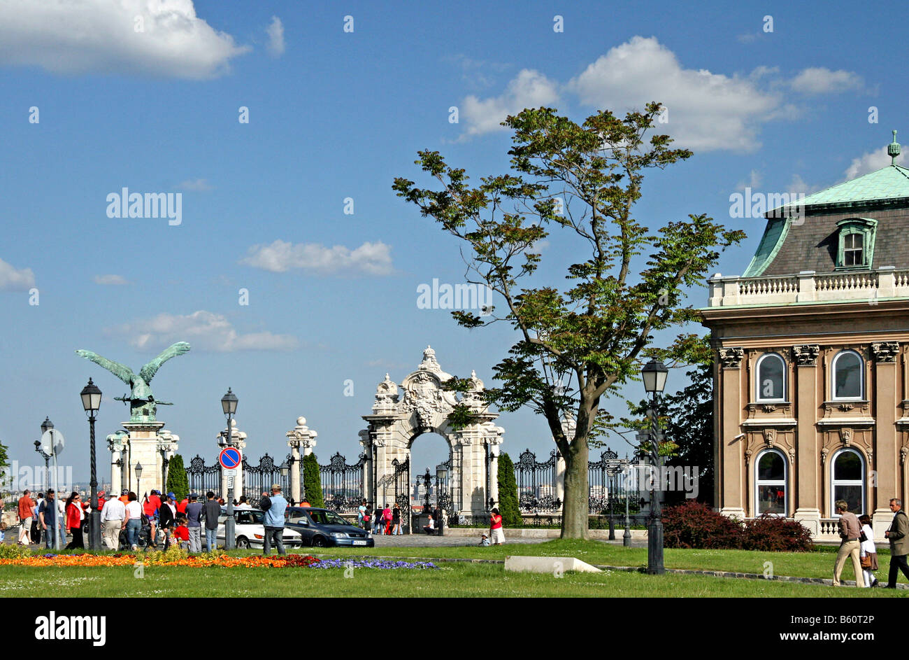 Porta principale di accesso, Castello di Buda, Budapest, Ungheria, Europa Foto Stock
